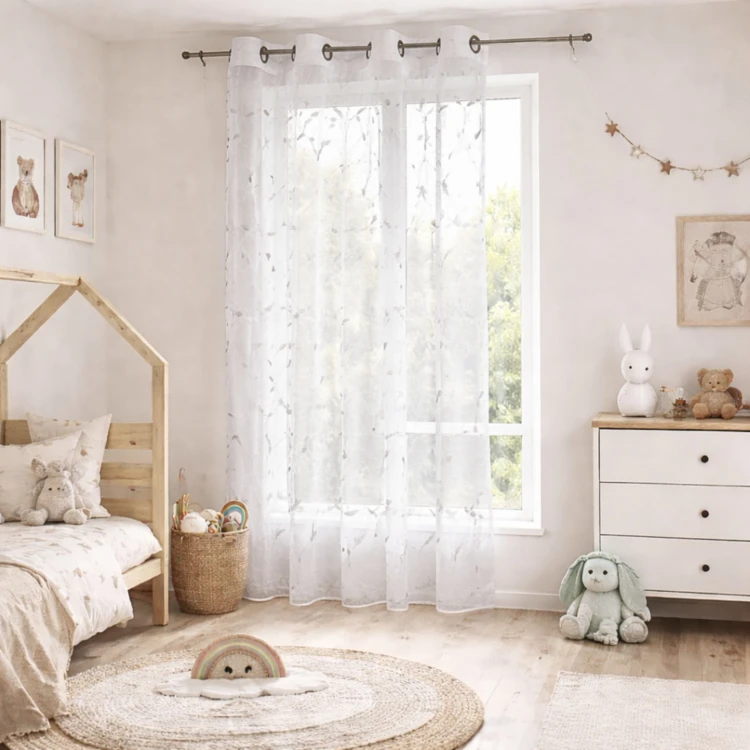 Voilage en étamine brodée aux imprimés "feuilles"