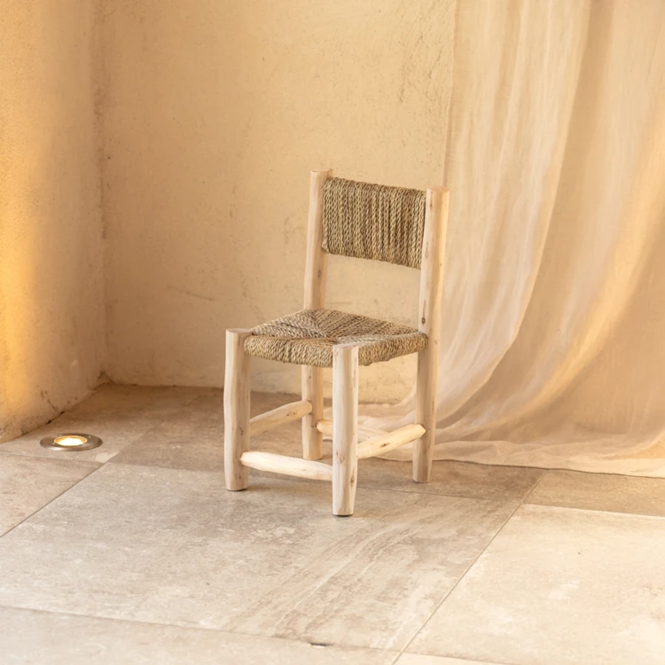 Silla infantil de madera de laurel y doum