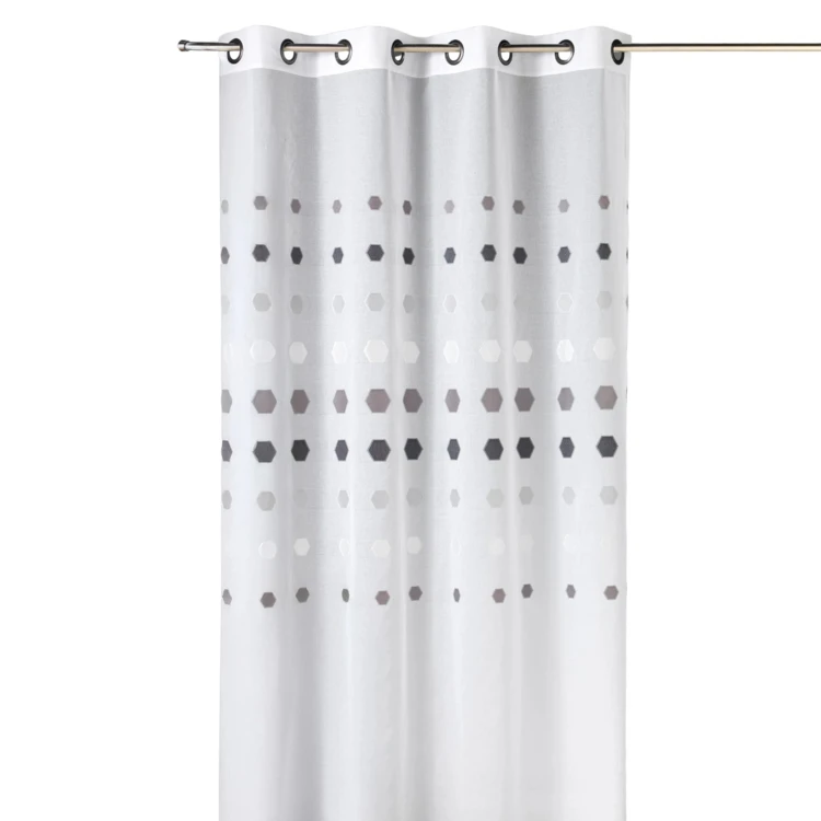Cortina de organza con lunares geométricos