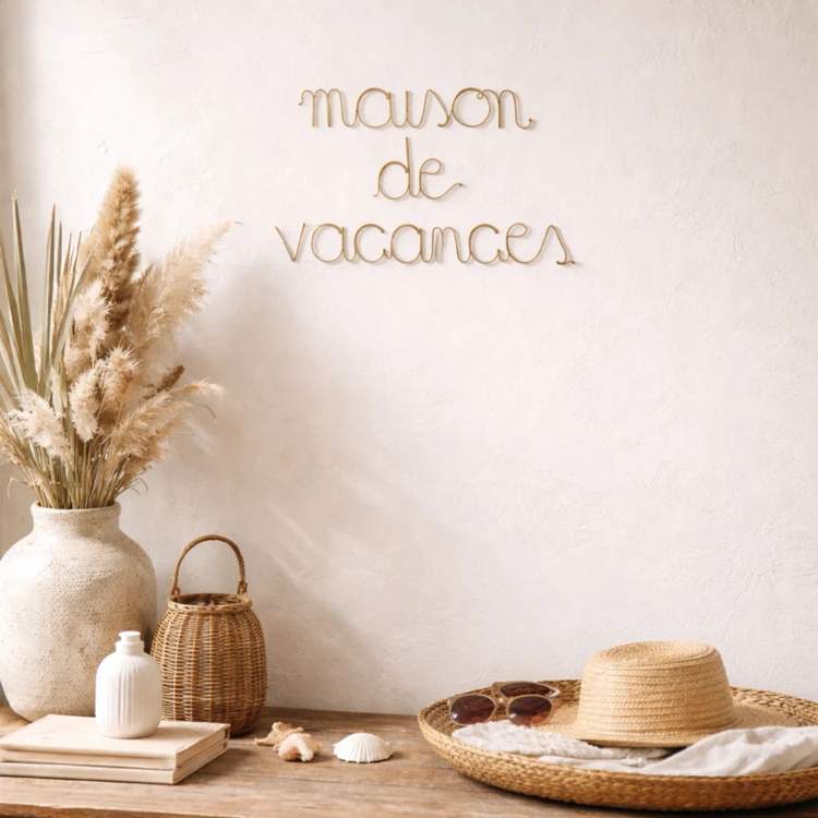 Palavra em fio de latão "HOLIDAY HOME