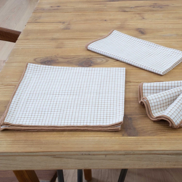 Serviette de table à carreaux en coton