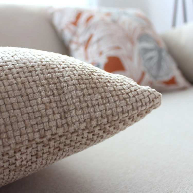 Coussin décoratif en velours chenillé