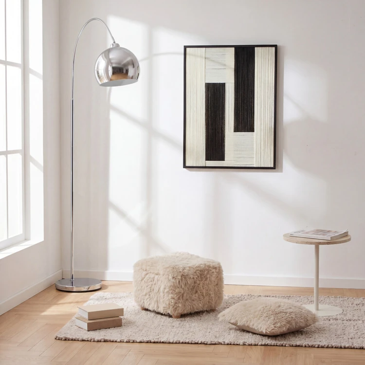 Pouf carré à poils longs avec pieds en pin