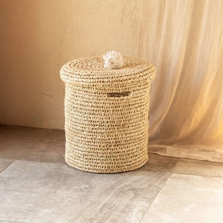 Panière a linge ajourée couvercle pompon
