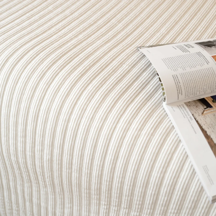 Jeté de lit matelassé en velours côtelé
