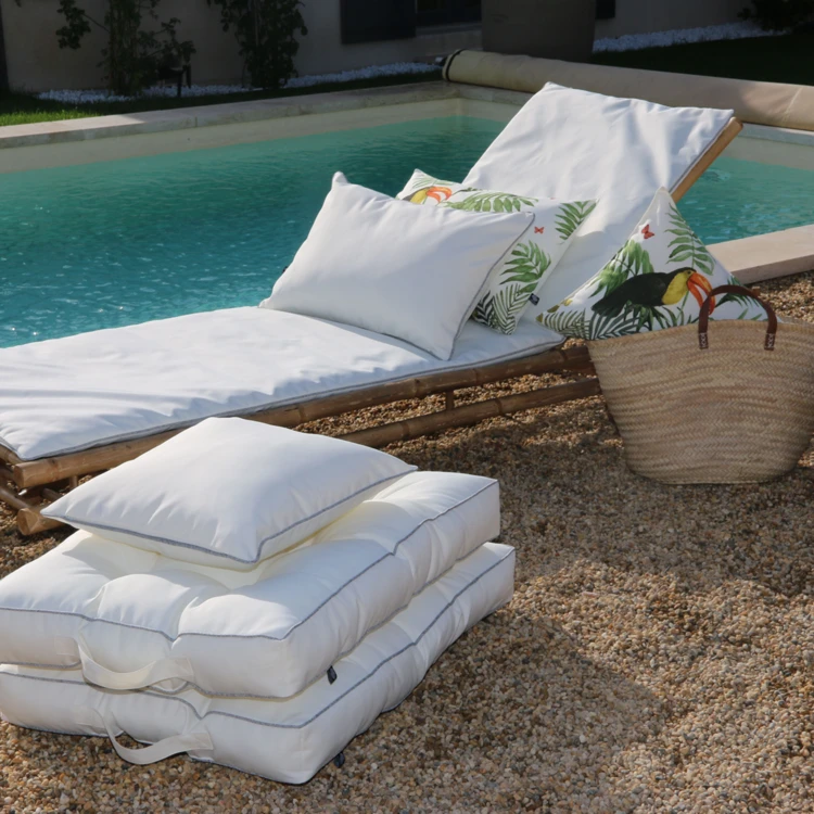 Matelas bain de soleil extérieur