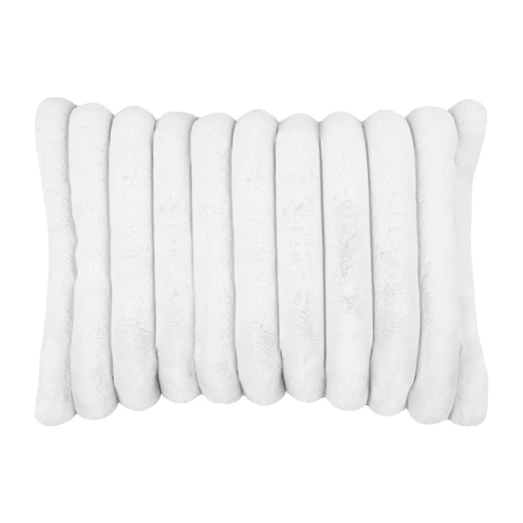Coussin en fausse fourrure ultra douce à bandes