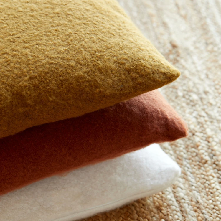 Coussin effet mohair ultra doux