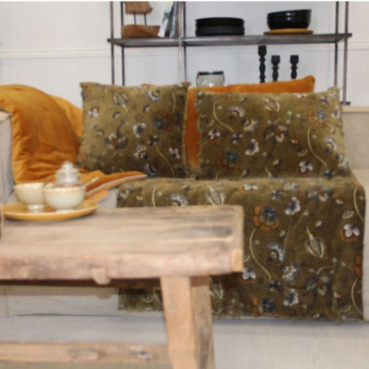 Samtkissen im Vintage-Stil