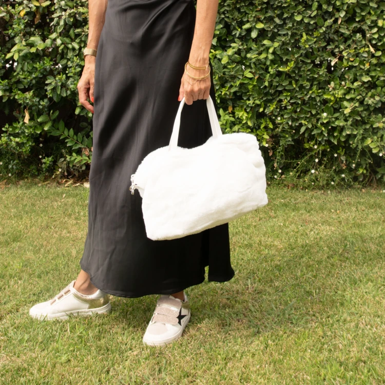 Sac en fausse fourrure avec anse et bandoulière amovible