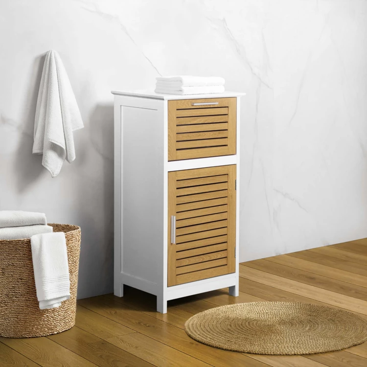 Meuble bas de salle de bain avec porte à lames et rangement