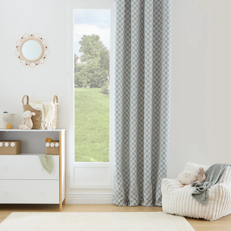 Rideau occultant enfant à œillets motif damier
