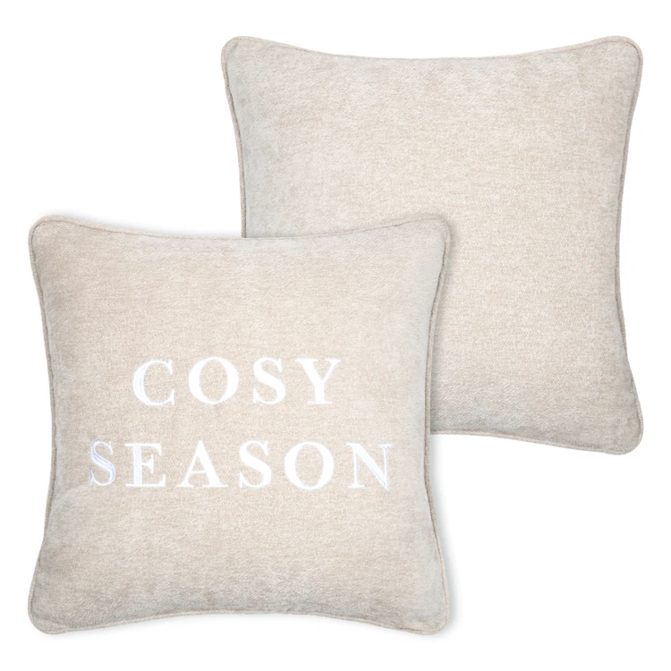 Coussin décoratif avec message brodé "Cosy Season"