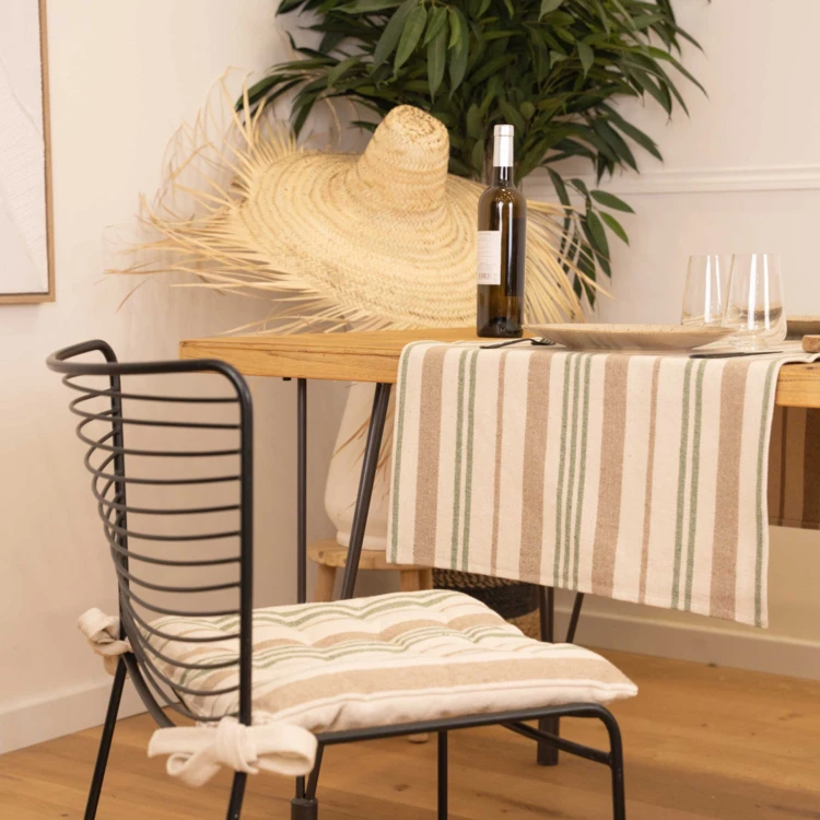 Coprisedia trapuntato a righe in tessuto canvas