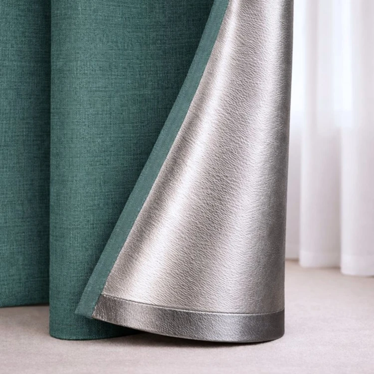 Tissu occultant et isolant thermique métallisé