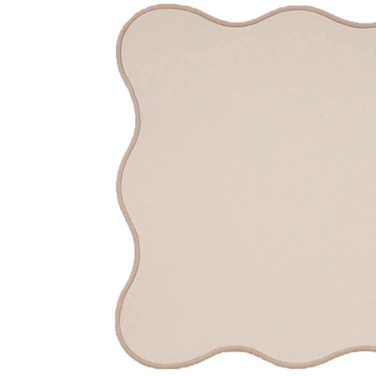 Mantel individual rectangular, liso con bordes ondulados