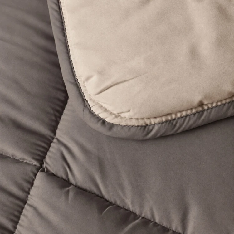 Couette chaude microfibre bicolore 400 gr/m2