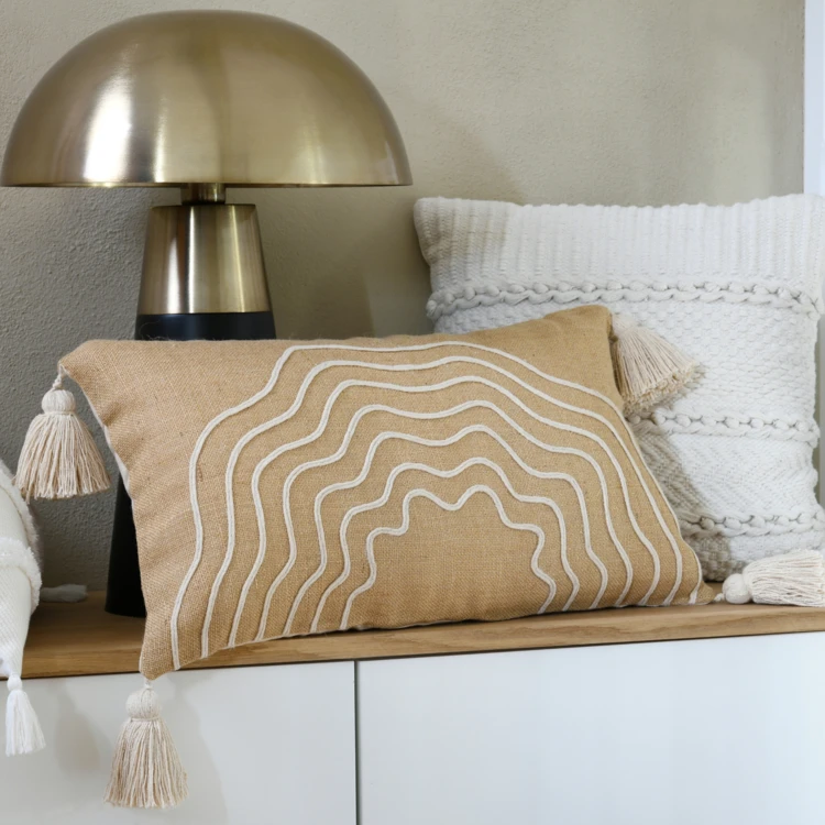 Coussin beige  rectangulaire avec relief
