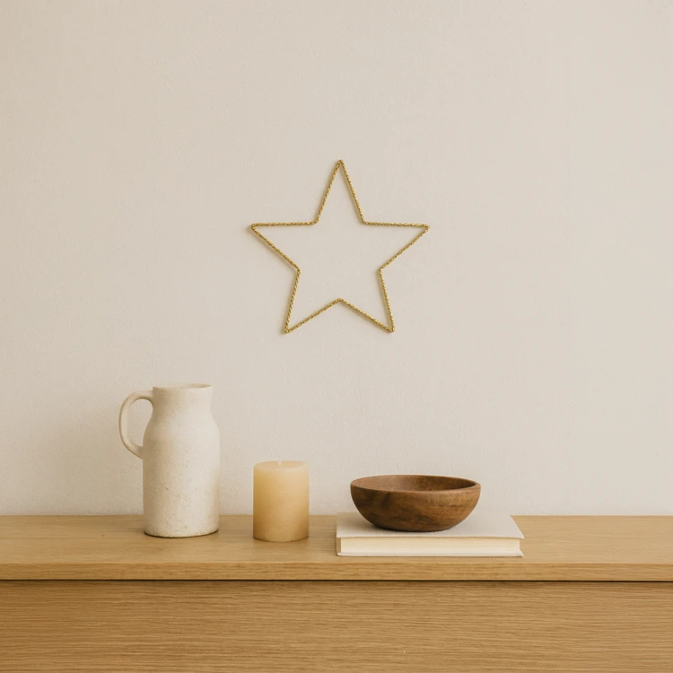 Déco murale étoile fil laiton torsadé