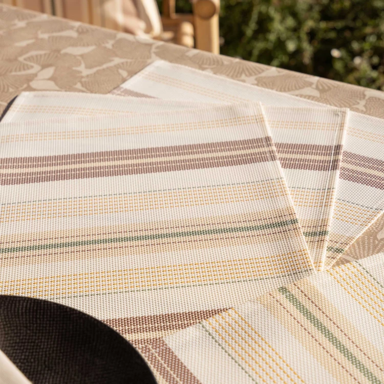 Mantel individual rectangular revestido