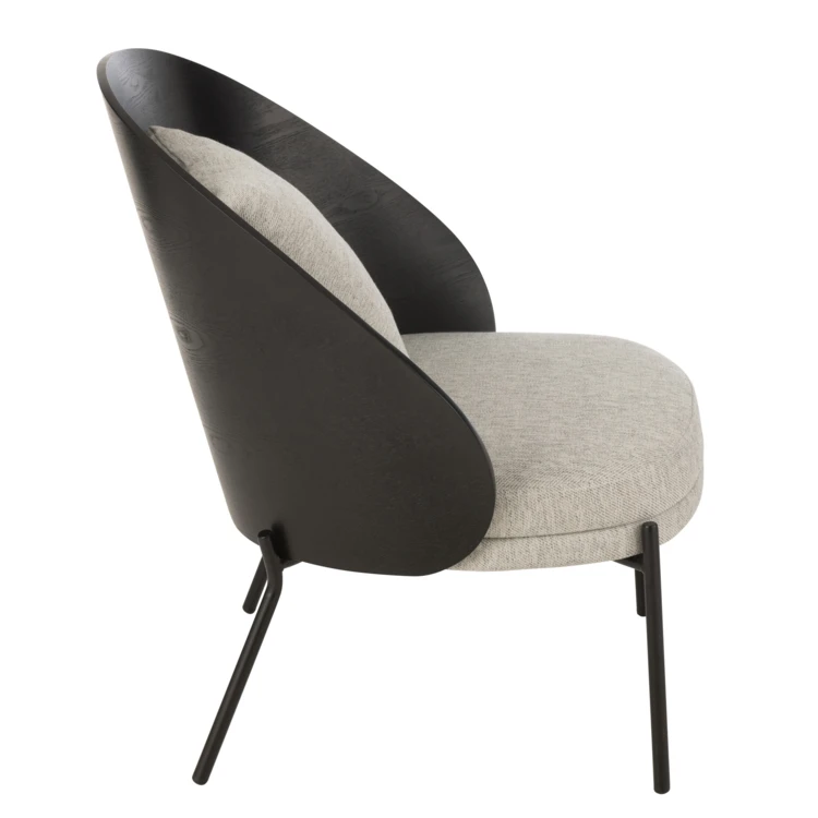 Silla de diseño en madera y metal