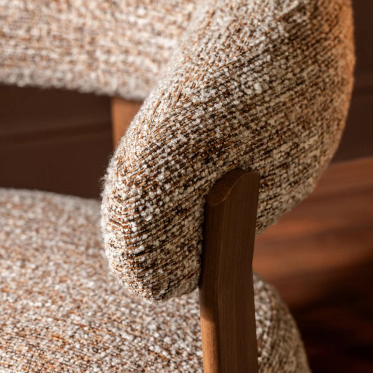 Fauteuil en textile avec rembourrage en mousse