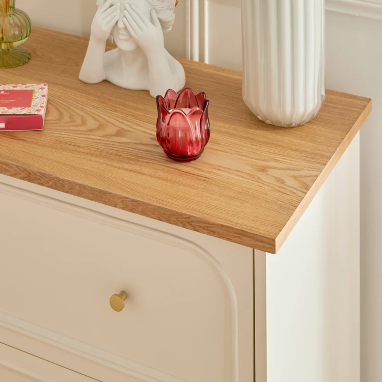 Cómoda de madera con tres cajones y encimera de fresno