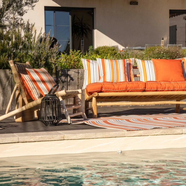 Coussin extérieur rayé