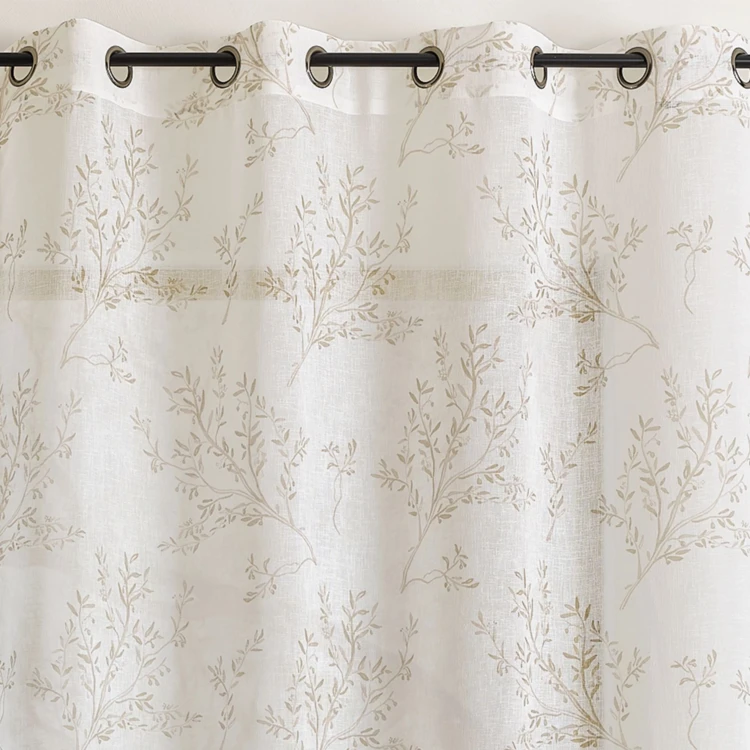 Voile stampato con rami ad occhiello