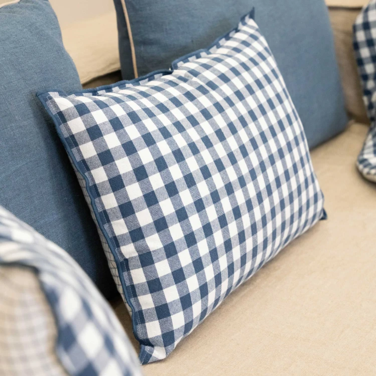 Coussin motif Vichy