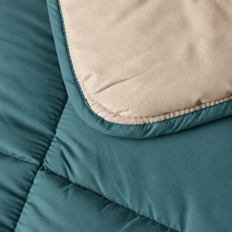 Couette chaude microfibre bicolore 400 gr/m2