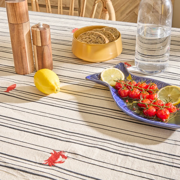 Nappe rectangulaire en coton brodé marin