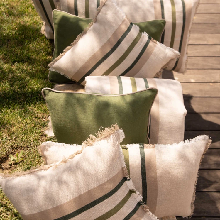 Coussin rayé en lin et coton
