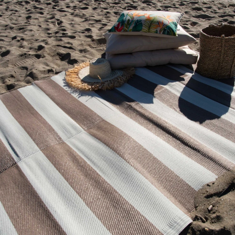 Tapis d’extérieur à rayures