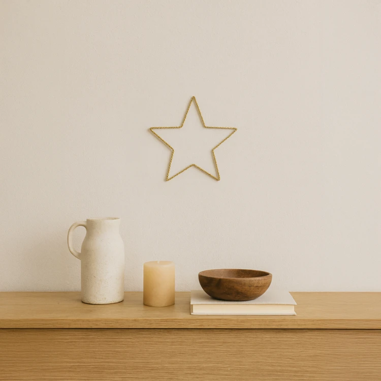 Déco murale étoile fil laiton torsadé