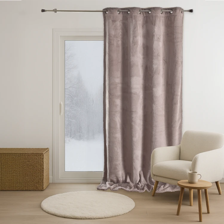 Dicker Vorhang in Polarfelloptik