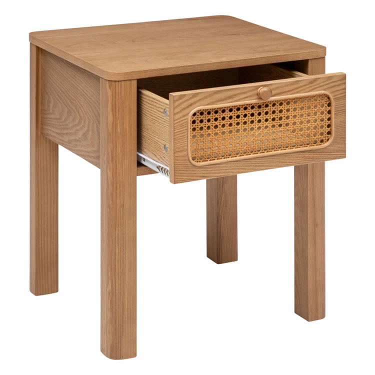 Nachttisch aus Holz mit einer Schublade mit Rattanverkleidung