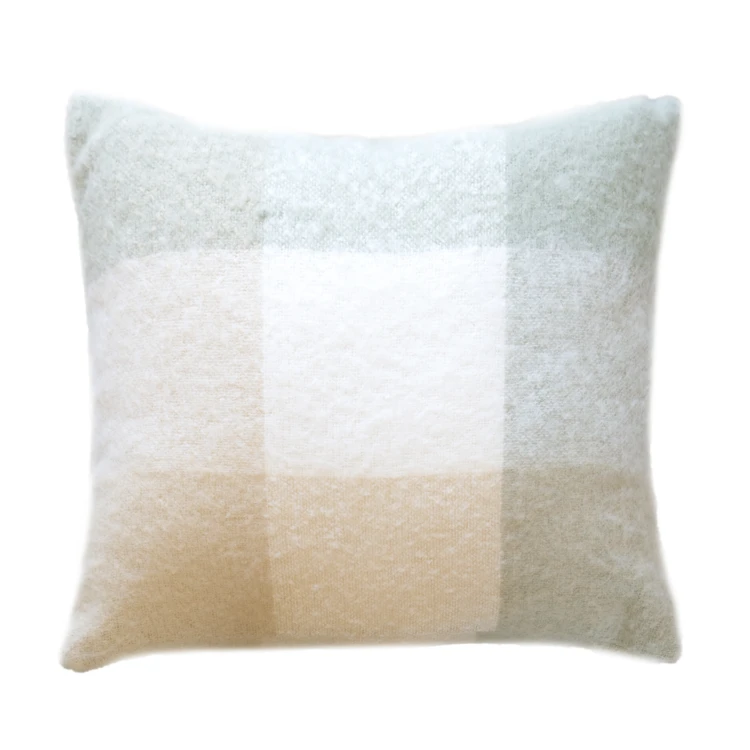 Housse de coussin à carreaux aspect mohair