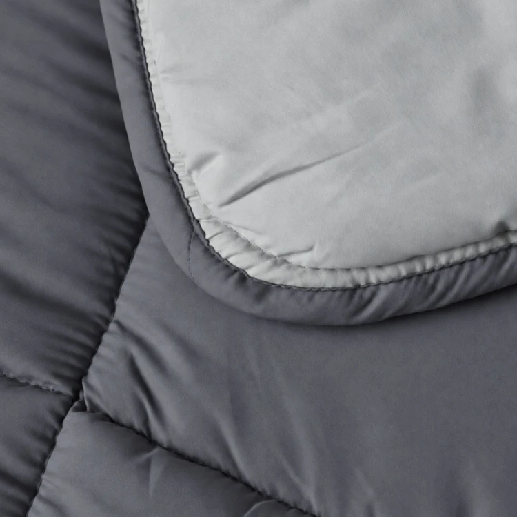 Couette chaude microfibre bicolore 400 gr/m2