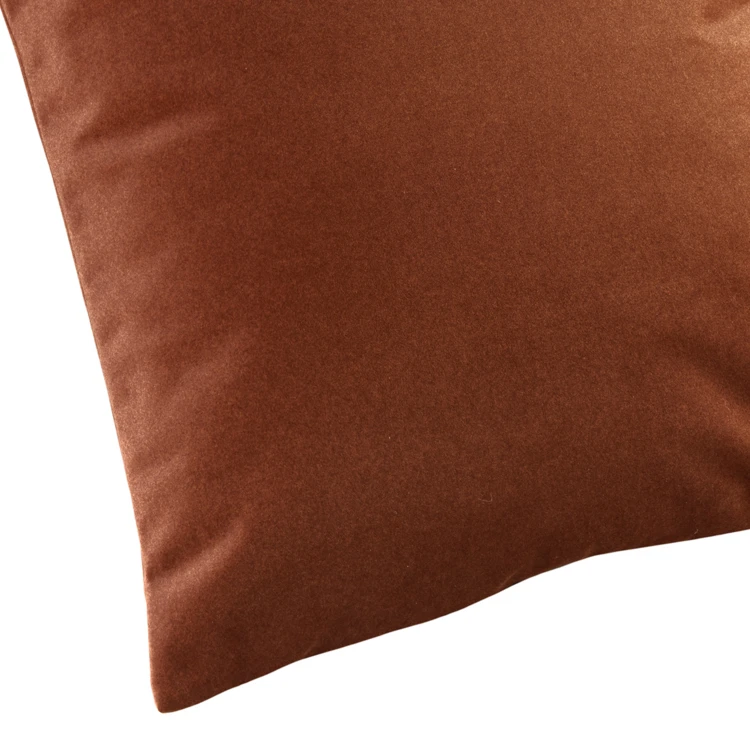 Coussin velours effet peau de pêche