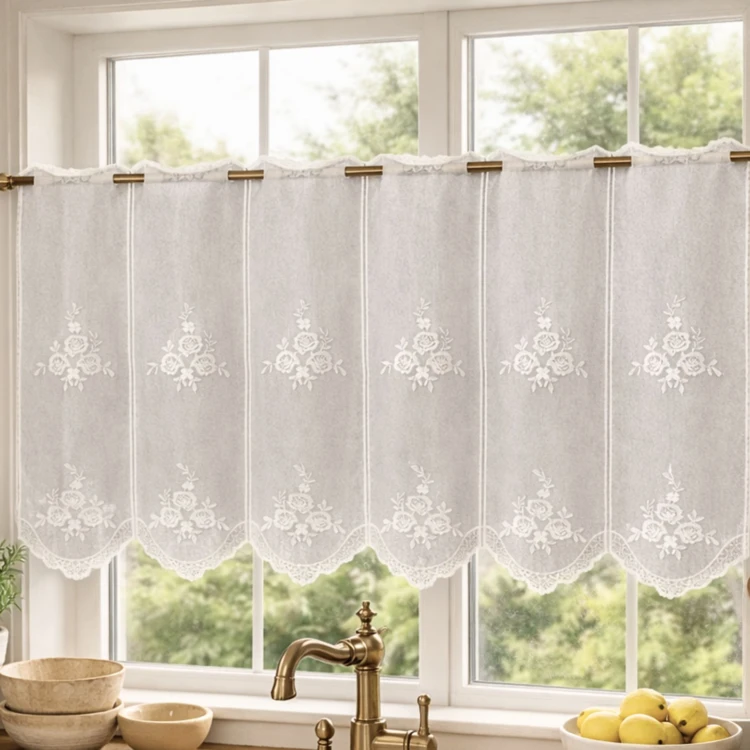 Brise bise en étamine fantaisie brodée