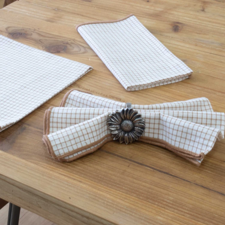 Serviette de table à carreaux en coton