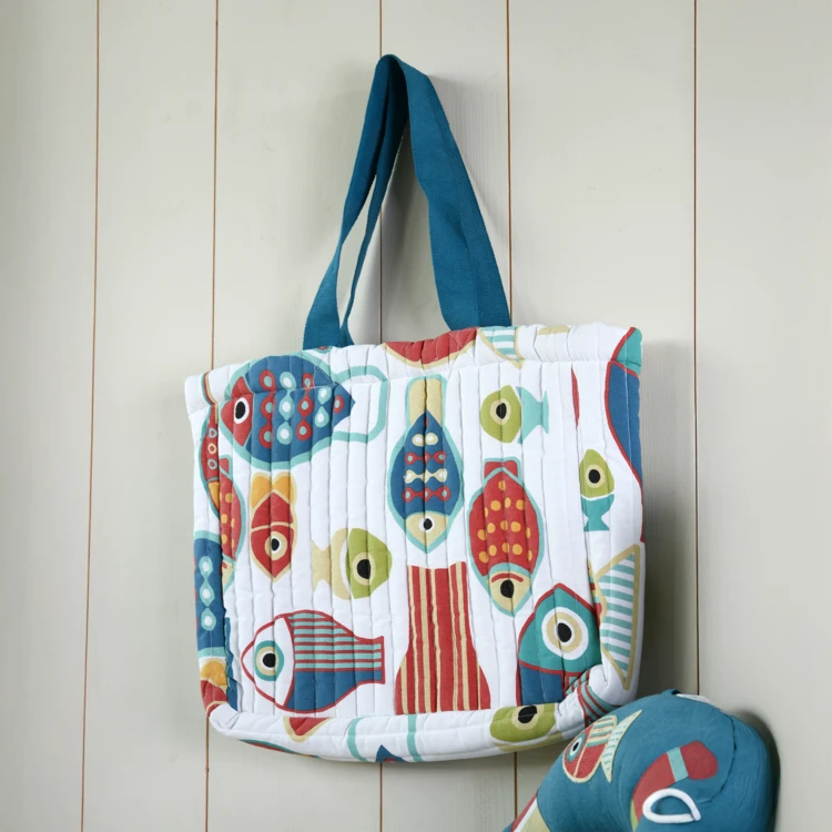 Sac cabas polycoton matelassé motif poissons