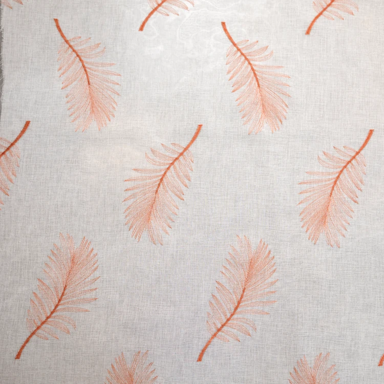 Voilage brodé à motifs feuilles