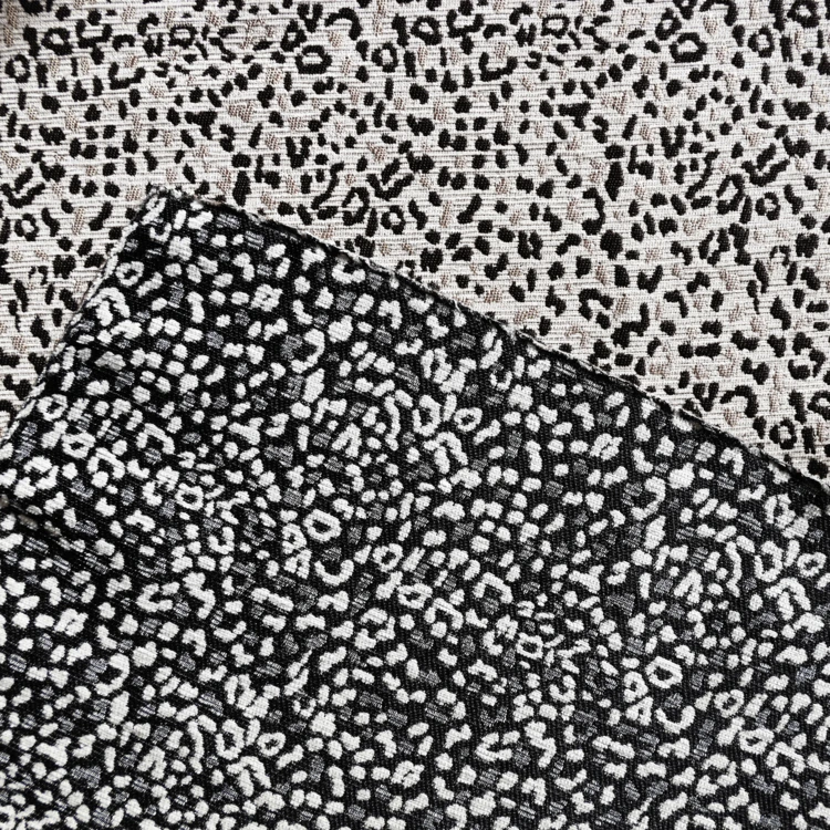 Tissu jacquard ameublement  motif panthère
