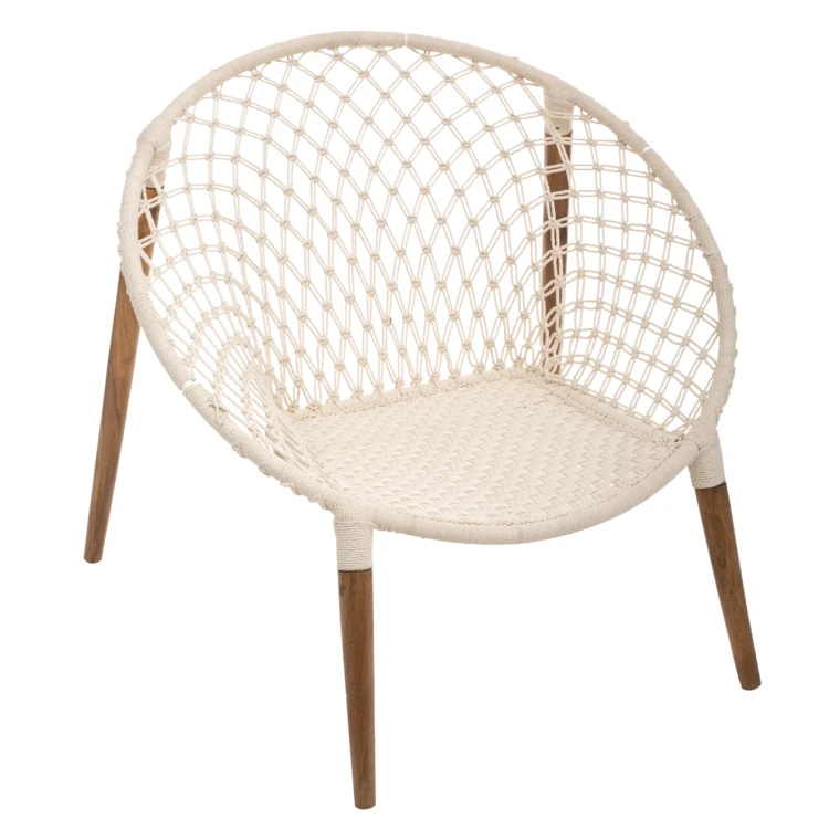 Fauteuil en macramé avec pieds en bois
