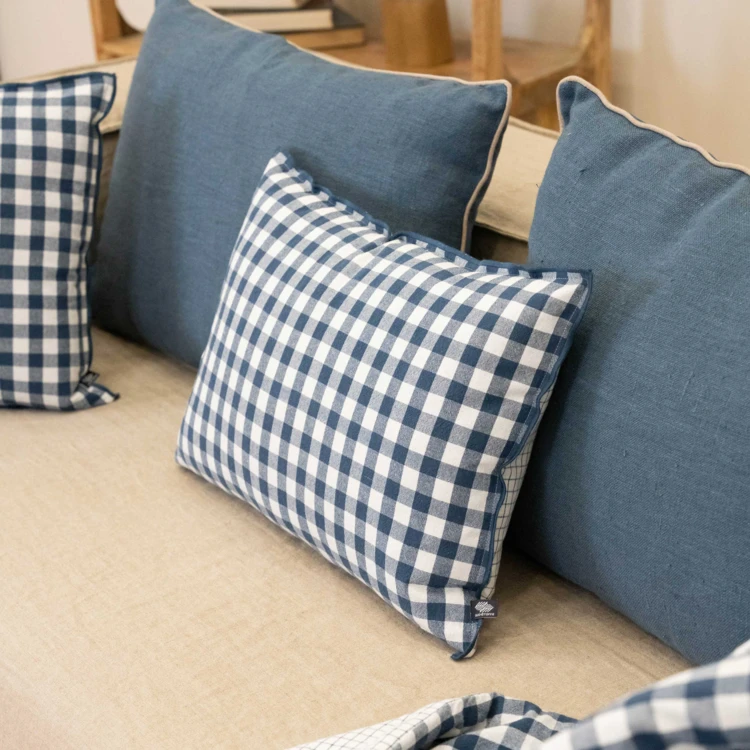 Coussin motif Vichy