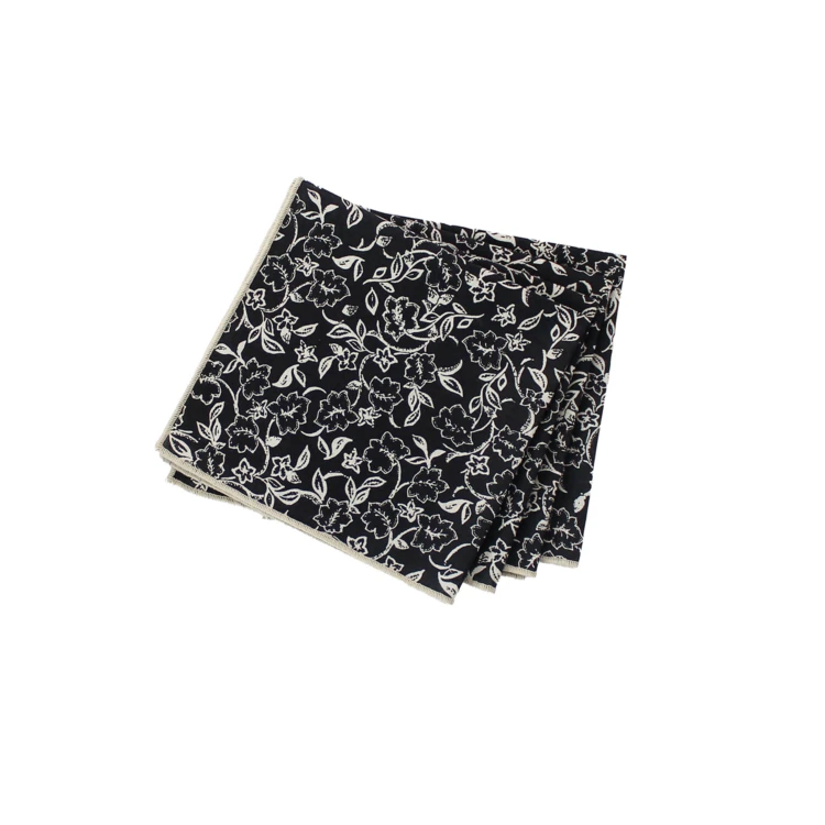 Lot de 4 serviettes de table motif fleuri