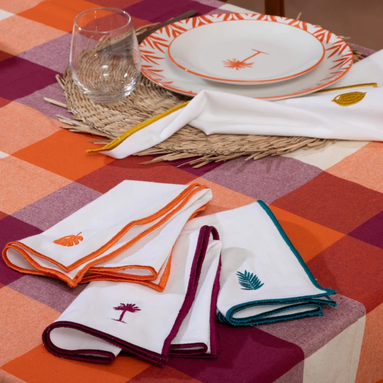 Lot de 4 serviettes de table brodées