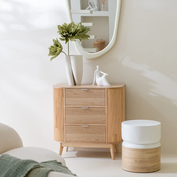 Cómoda de madera con 3 cajones